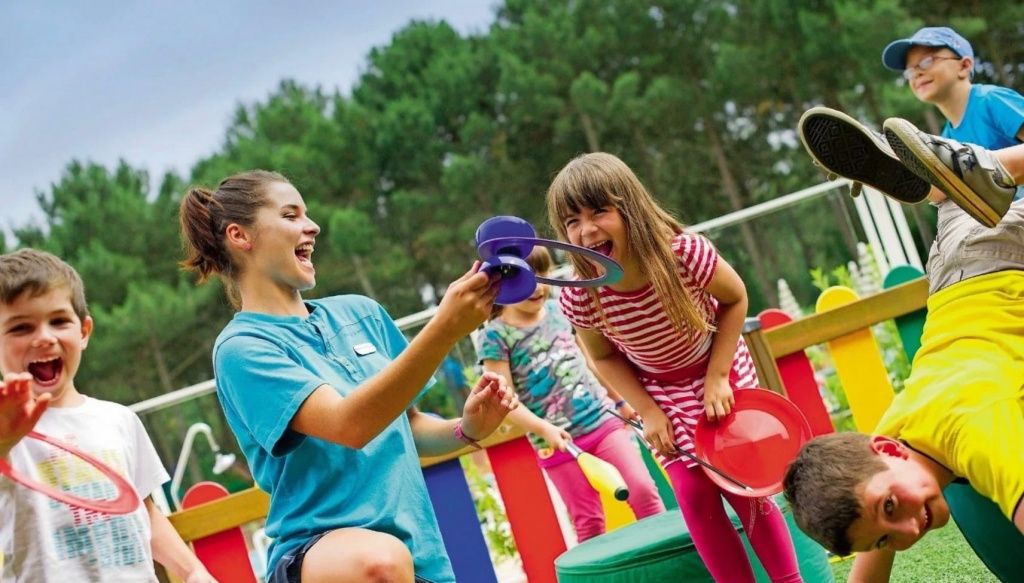 Досуговые площадки Дворца твочрества и спорта "Пионер" приглашают мальчишек и девчонок провести лето с пользой!