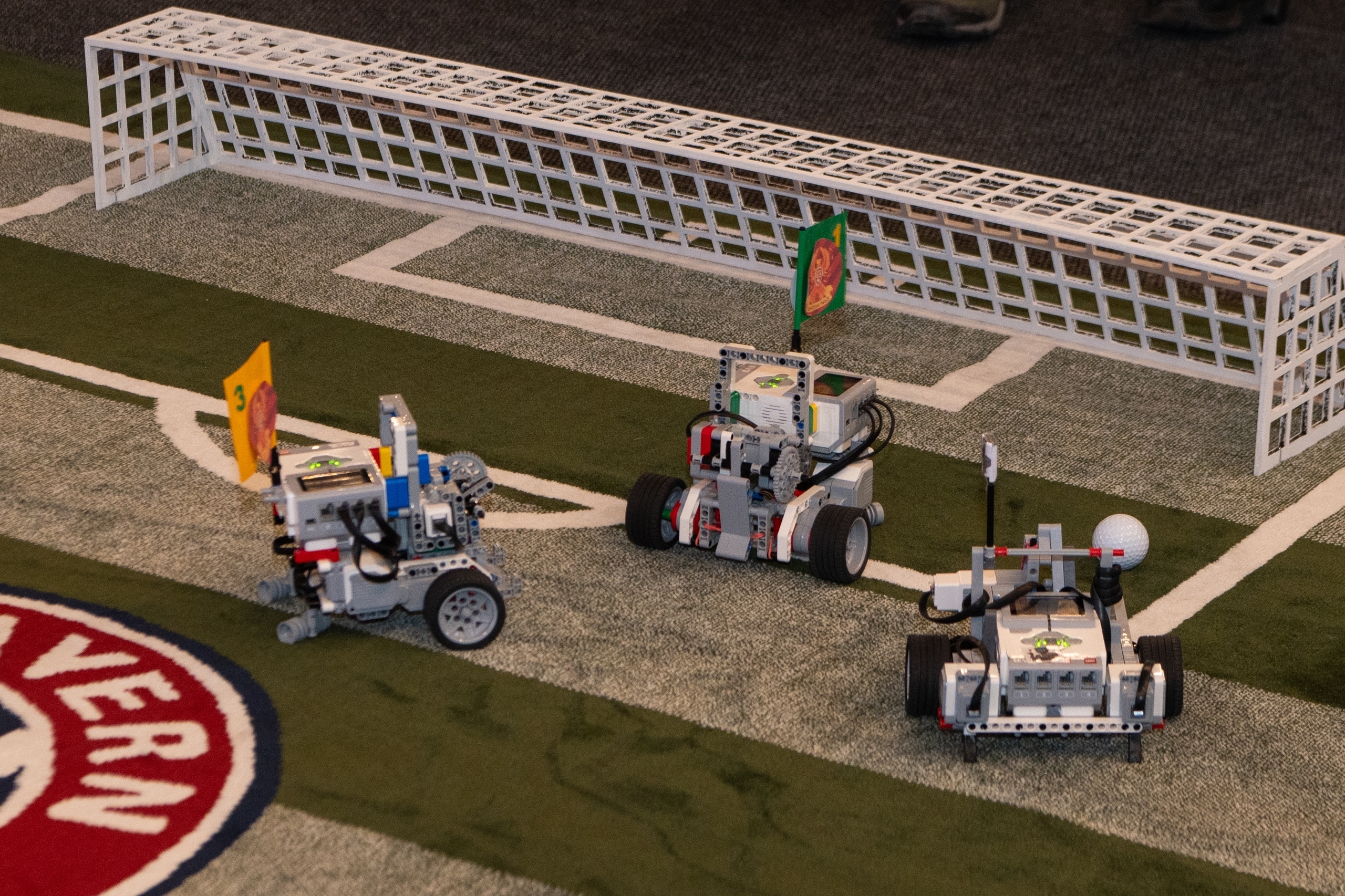 Стань участником чемпионата по робоболу!