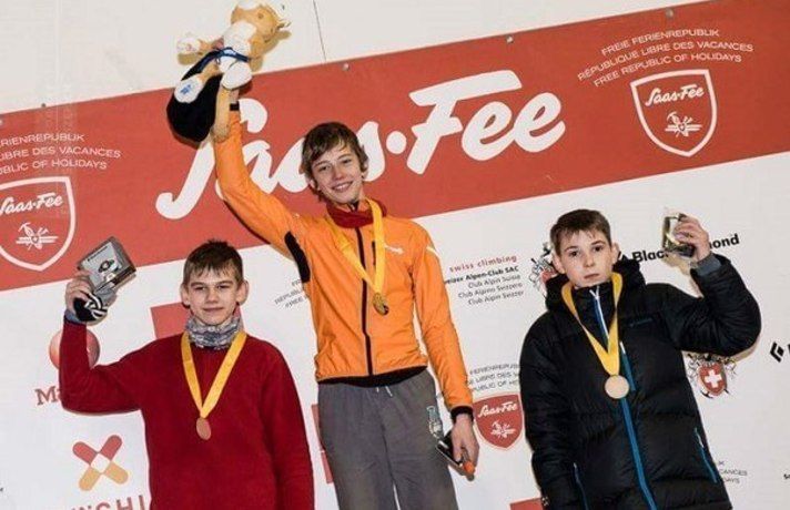 Юные ледолазы вернулись из Швейцарии с медалями