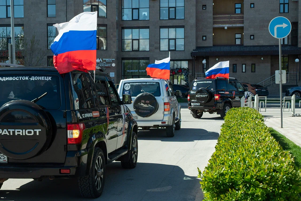 Участники благотворительного автопробега «Одна Родина – одна семья» сделали остановку в Тюмени