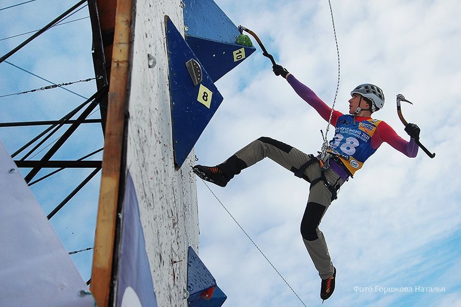 Тюмень готовится принять чемпионат России по альпинизму в дисциплине «ледолазание-комбинация»