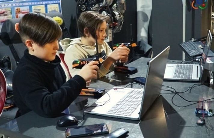 На базе Детского Технопарка «Кванториум» прошёл финал Чемпионата «KvantoRace - 2020» в онлайн – формате