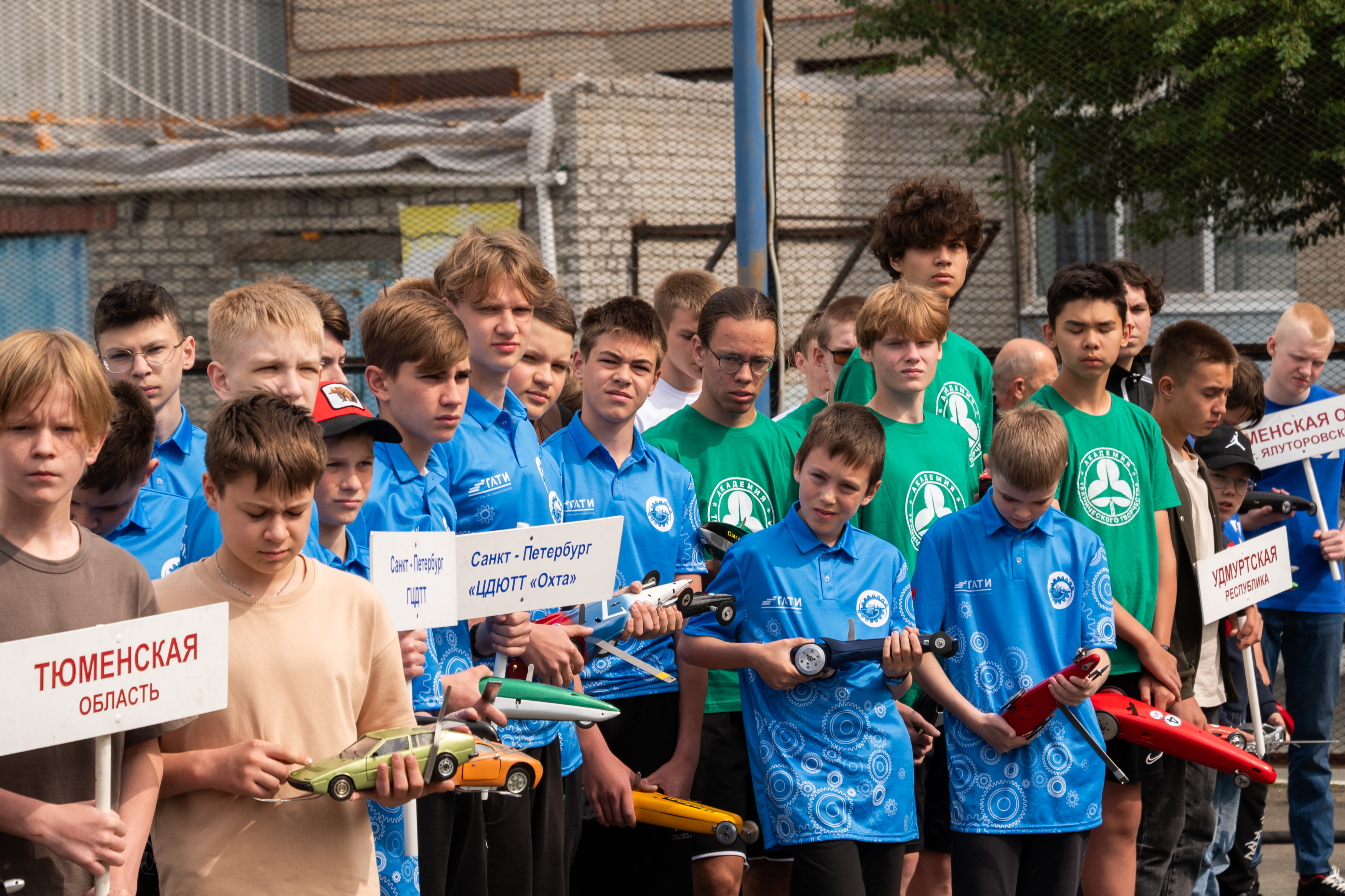 В Тюмени стартовало Всероссийское научно-техническое первенство по автомоделированию В Тюмени стартовало Всероссийское научно-техническое первенство по автомоделированию
