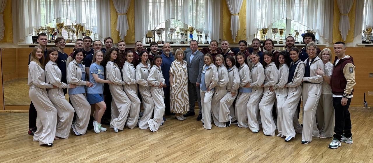 Евгений Хромин встретился с командой формейшн «ВЕРА» Евгений Хромин встретился с командой формейшн «ВЕРА»