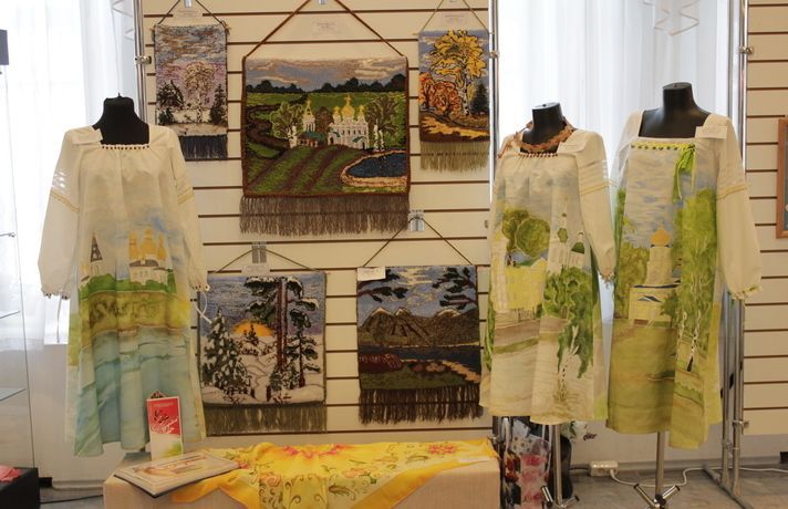 Студия художественной обработки тканей «Сударыня» Дворца творчества и спорта «Пионер» приглашает девочек от 7 лет на занятия