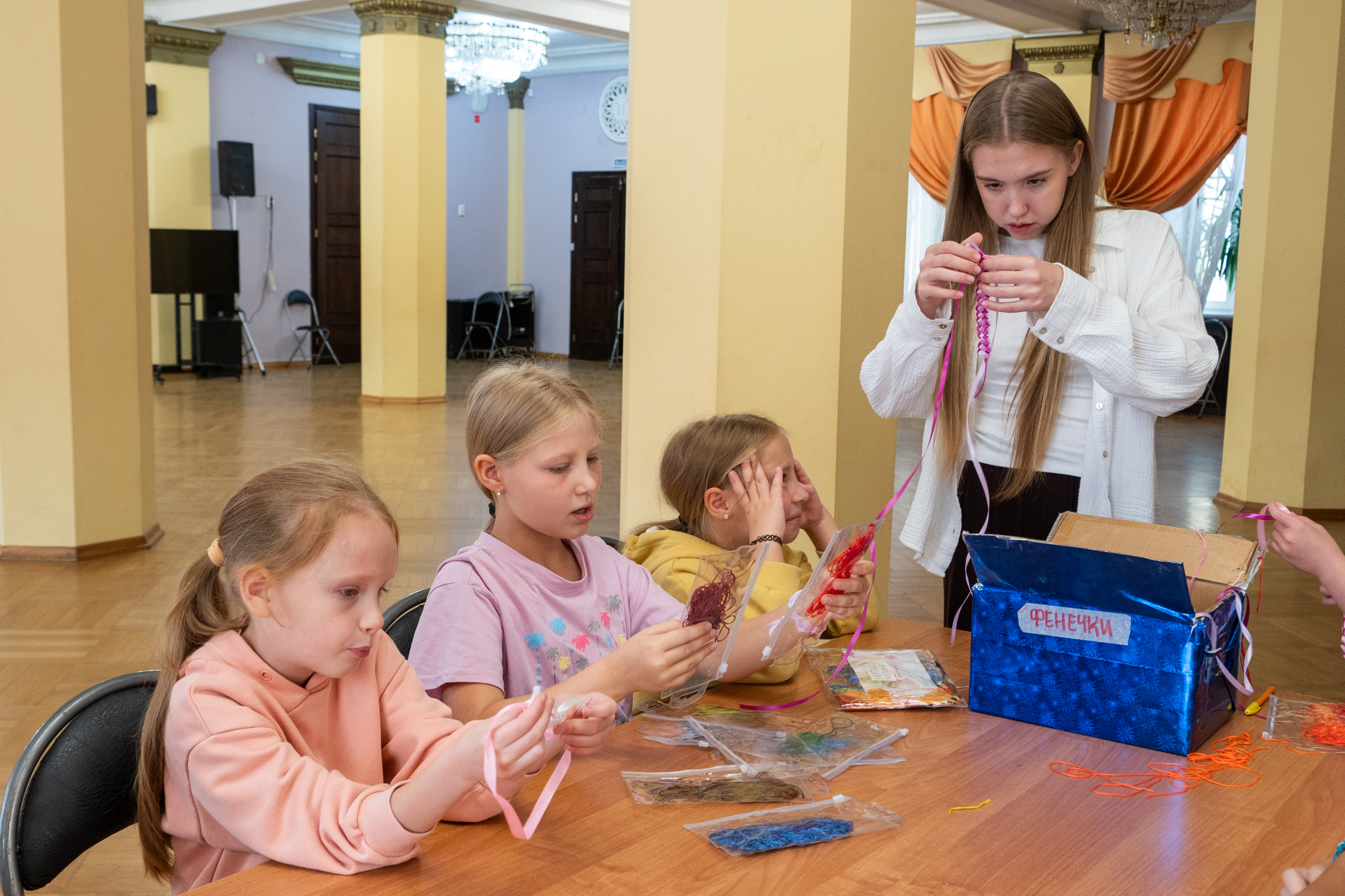 Во Дворце творчества и спорта «Пионер» прошел мастер-класс «Украшение своими руками»!